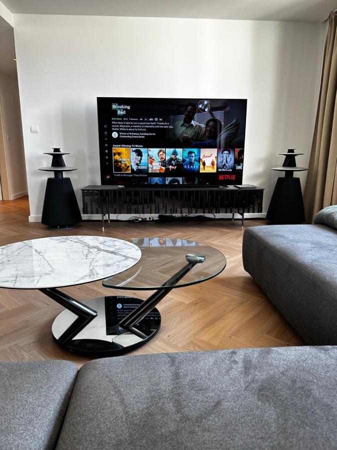 شقة Luxury Penthouse At The Historical Centre With Free Parking براتسيلافا المظهر الخارجي الصورة