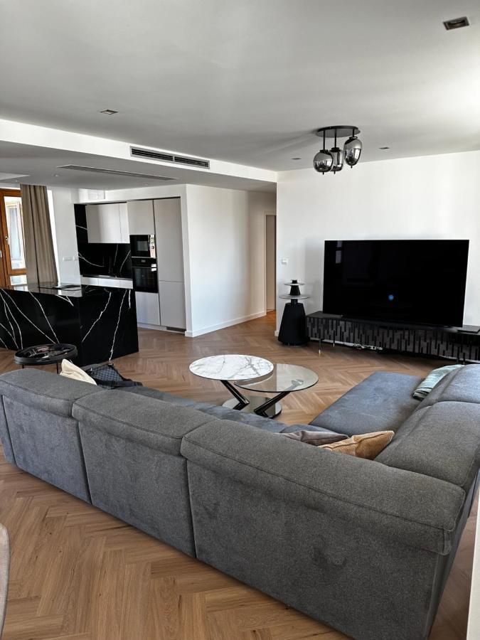 شقة Luxury Penthouse At The Historical Centre With Free Parking براتسيلافا المظهر الخارجي الصورة