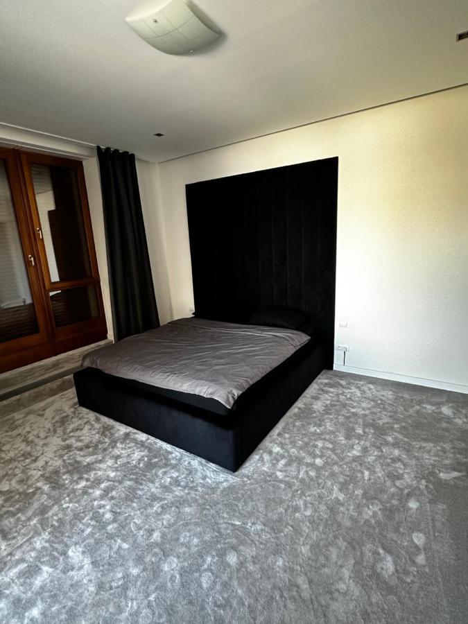 شقة Luxury Penthouse At The Historical Centre With Free Parking براتسيلافا المظهر الخارجي الصورة